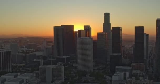 Los Angeles Aerial V241 Vliegen Parallel Aan Skyline Cityscape Centrum — Stockvideo