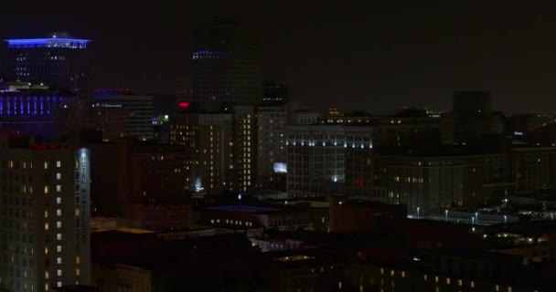 New Orleans Louisiana Aerial V16 Panning Kilátás Belvárosra Éjszaka Augusztus — Stock videók