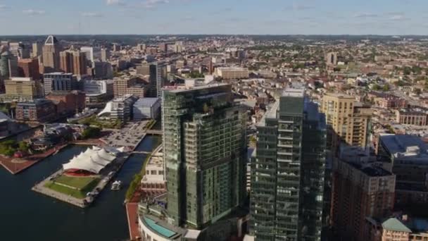 Baltimore Maryland Aerial V21 Panning Birdseye Vliegen Van Dichtbij Naar — Stockvideo