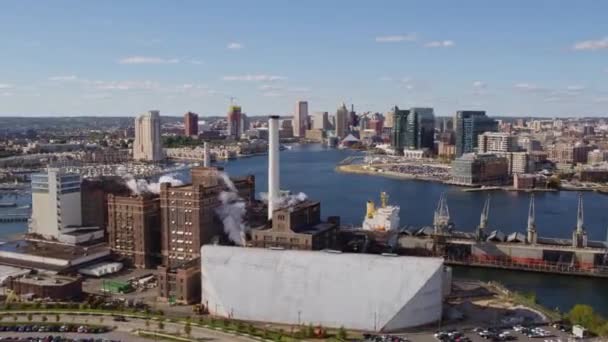 Baltimore Maryland Aerial V11 Volare Sopra Intorno Locust Point Edificio — Video Stock