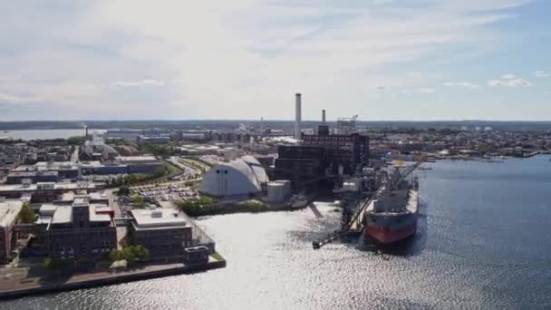 Baltimore Maryland Aerial Panning Opačném Směru Kolem Locust Point Loděmi — Stock video