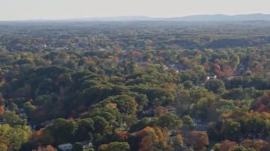 Springfield Massachusetts Havacılık v6 Batı Yakasının yeşillik ve nehir manzaralı panoramik görüntüsü - Ekim 2017