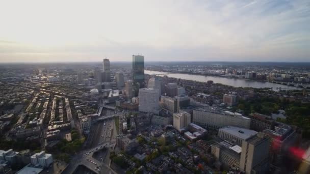 Boston Massachusetts Aerial V205 Обратный Взгляд Окрестности Бэк Бей Саут — стоковое видео