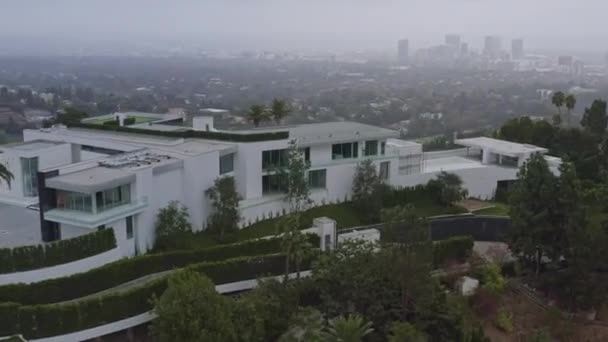 Los Angeles Aerial V268 Panning Detalj Stora Moderna Herrgård Uppbyggnad — Stockvideo