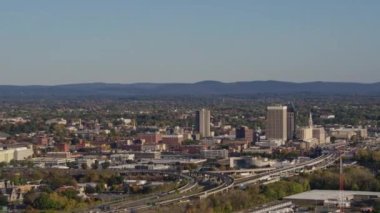Springfield Massachusetts Havacılık v3 Metro Merkezinden Batı Springfield 'a Springfield Panoramik Manzarası - Ekim 2017