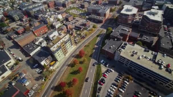 Portland Maine Aerial V11 Panning Birdseye Rotando Alrededor Del Centro — Vídeos de Stock