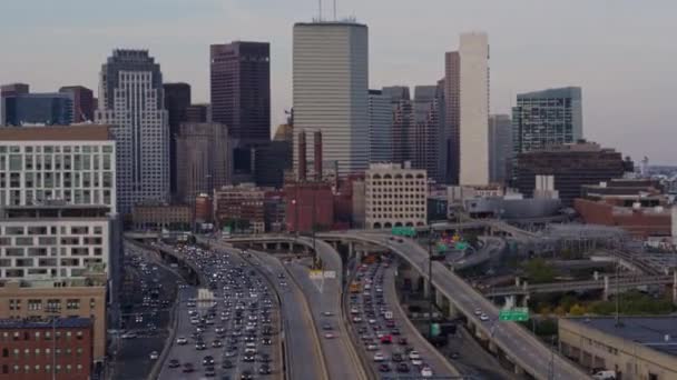 Boston Massachusetts Aerial V210 Wspinaczka Panning Obracający Się Widok Panoramę — Wideo stockowe