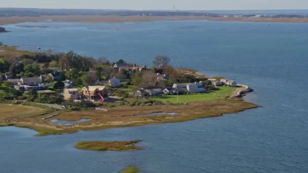 Cape Cod Massachusetts Aerial Panning Birdseye View Blish Point Neighborhood — Vídeo de Stock