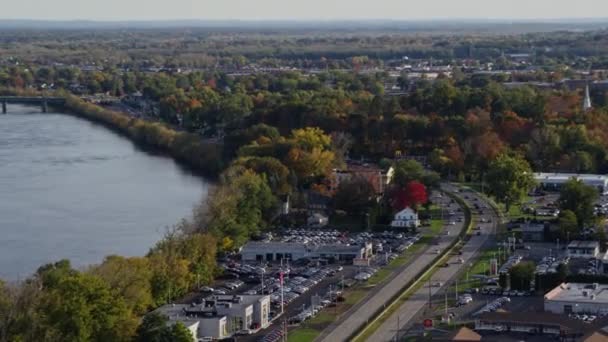 Springfield Massachusetts Aerial V10 Panning Rond West Side Brightwood Buurten — Stockvideo