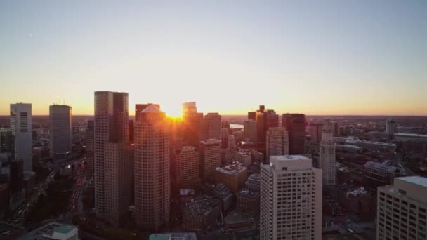 Boston Massachusetts Aerial V180 Fliegen Durch Die Innenstadt Bei Sonnenuntergang — Stockvideo
