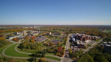Ann Arbor Michigan Havacılık V33 Kuzey Kampüsü 'nün yavaş görüntüsü - Ekim 2017