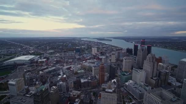 Detroit Michigan Aerial V134 Vysoká Vyhlídka Centrum Města Vzdalující Panoramatu — Stock video