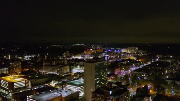 Ann Arbor Michigan Aerial V13 Paysage Urbain Panoramique Nuit Octobre — Video