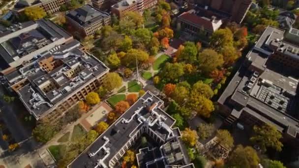 Ann Arbor Michigan Aerial V35 Panning Birdseye View Campus Flying — Stock Video