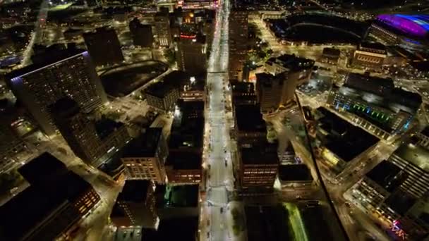 Detroit Michigan Aerial V160 Hohe Bis Niedrige Nachtaufnahme Aus Der — Stockvideo