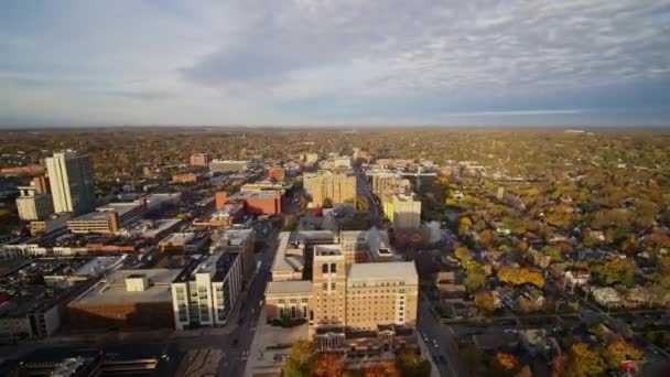 Ann Arbor Michigan V28 Aérea Viajando Panorâmica Ampla Vista Cityscape — Vídeo de Stock