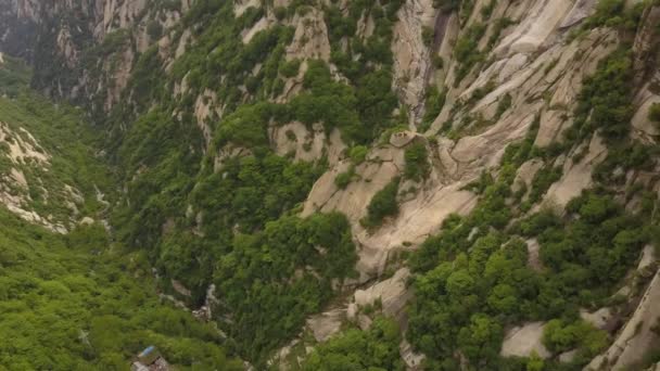 華山中国空中V2登山道を飛ぶ 5月2017 — ストック動画