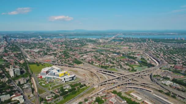 Montreal Quebec Aerial Voando Alta Panning Abaixamento Para Bairro Com — Vídeo de Stock