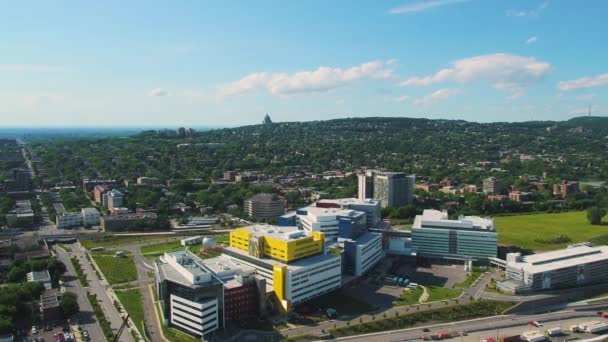 Montreal Quebec Aerial V86 Vol Basse Altitude Autour Hôpital Juillet — Video