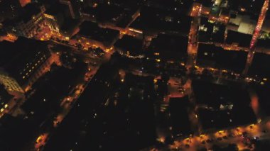 Montreal Quebec Hava Aracı V113 liman bölgesi üzerinde uçuyor şehir manzarası gece - Temmuz 2017