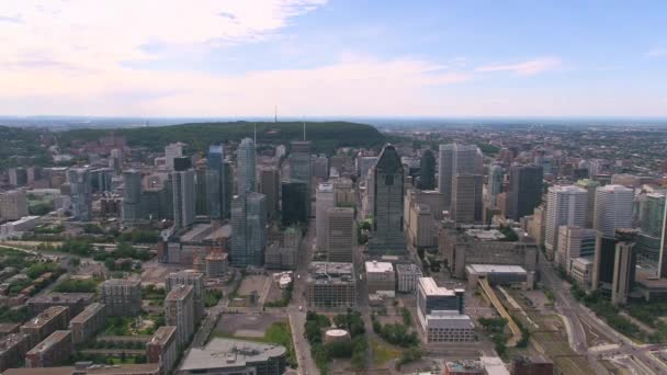 Montreal Quebec Aerial V128 Flying Downtown Panning Cityscape Views Červenec — Stock video