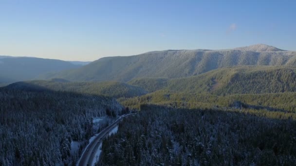 Hood Aerial Volando Sobre Superficie Forestal Diciembre 2015 — Vídeos de Stock