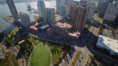 Jersey City New Jersey Havayolları v7 Ters çevirme ayrıntıları Newport Green Park Hoboken Terminali ve Manhattan gökyüzü manzaralı - Ekim 2017