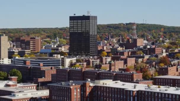 Manchester New Hampshire Aerial Медленный Нижний Панорамный Вид Центр Города — стоковое видео