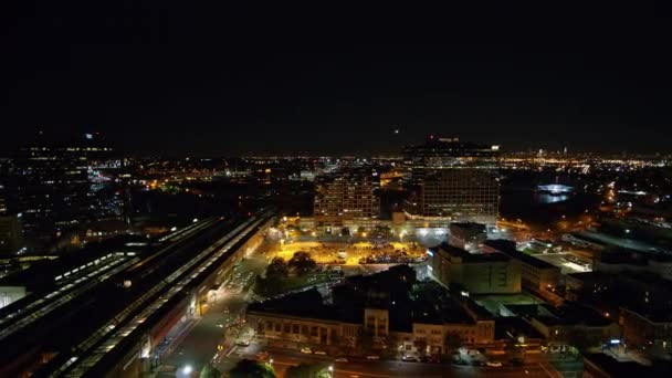 Newark New Jersey Aerial Vista Cityscape Noturna Atravessando Centro Cidade — Vídeo de Stock