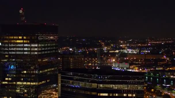 Newark New Jersey Aerial Nighttime Cityscape Pohled Traversing Close Downtown — Stock video