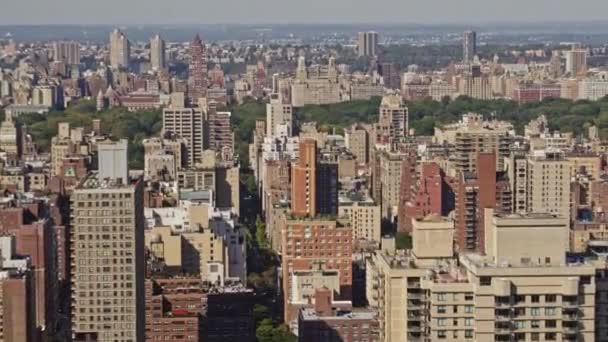 Nyc New York Aerial V119 Panning Runt Upper East Side — Stockvideo