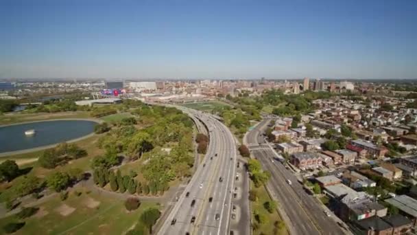 Nyc New York Aerial V147 Flushing Queens Cityscape Path Expressway — Wideo stockowe