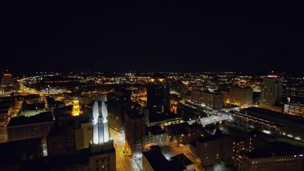 Rochester New York Aerial Vista Panorámica Nocturna Del Centro Ciudad — Vídeos de Stock