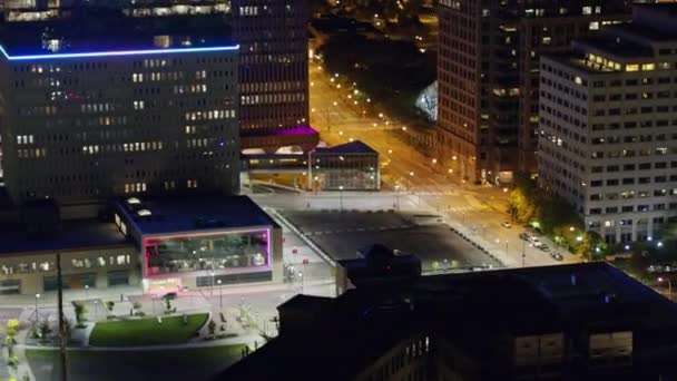 Rochester New York Aerial V15 Paisaje Urbano Panorámica Baja Alta — Vídeos de Stock