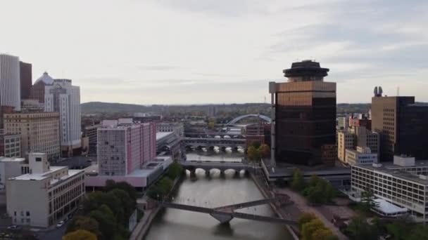 Rochester New York Aerial V40 Low Fly River Town Cityscape — 비디오