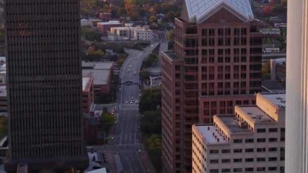Rochester New York Aerial V33 Downtown Cityscape Panning Birdseye Nascer — Vídeo de Stock
