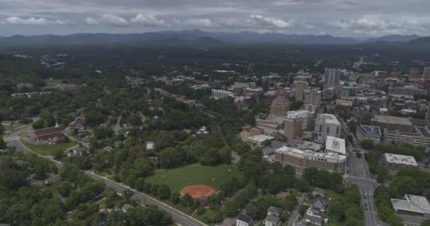 Asheville North Carolina Aerial Panoramic Downtown Cityscape Panning Νοτιοανατολικά Προς — Αρχείο Βίντεο