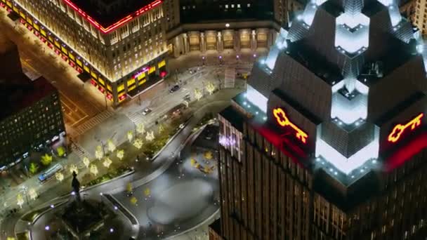 Cleveland Ohio Aerial V15 Panning Birdseye Detail Downtown Square Bank — Stock Video