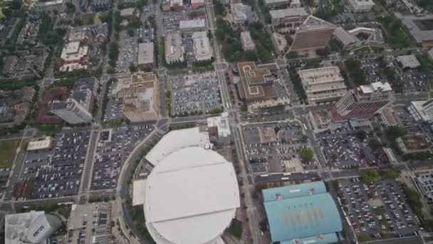 Charlotte North Carolina Aerial V13 Vertikální Detailní Pohled Střechy Parkoviště — Stock video