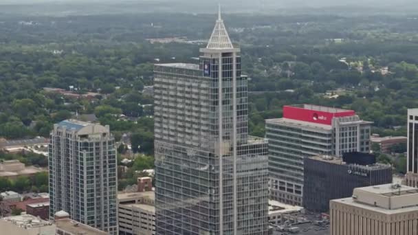 Raleigh North Carolina Aerial V13 Lentamente Girando Intorno Edifici Alti — Video Stock