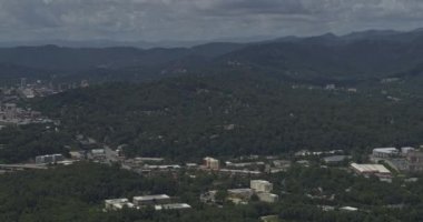 Asheville Kuzey Carolina Havacılık v21 Full Asheville ve panoramik şehir manzarasının ötesinde - Temmuz 2019