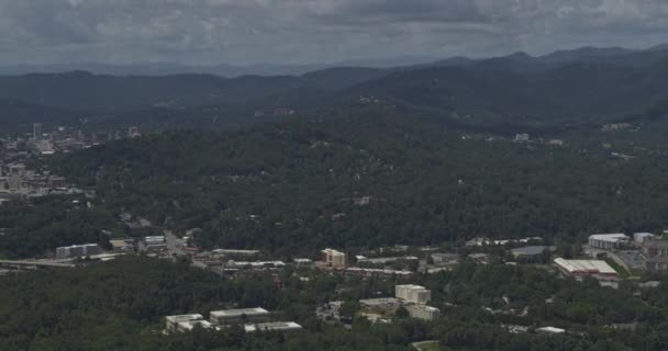 Asheville North Carolina Aerial V21 Pełne Asheville Poza Panoramicznym Krajobrazem — Wideo stockowe