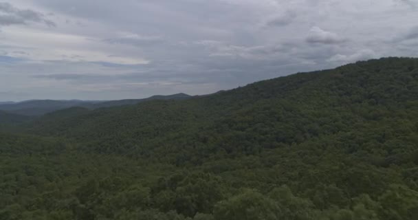 North Carolina Mountains Aerial Voar Através Montanhas Blue Ridge Rápido — Vídeo de Stock