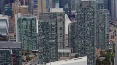 Toronto Ontario Havacılık v20 Birdseye Eğlence Bölgesi şehir merkezinden ekspres yolu ile uçuyor - Ekim 2017