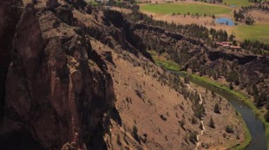 Oregon Havacılık v7 Birdseye Manzarası Smith Kayalıkları üzerinde alçaktan uçuyor - Ağustos 2016