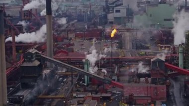 Hamilton Endüstriyel Sektörü Ontario Havacılık V17 Endüstriyel Sektör üzerinde uçuyor.