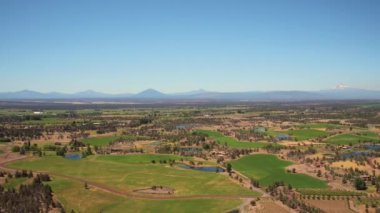 Oregon Havacılık v6 Smith Kayalıkları üzerinde panoramik dağ manzaralı alçaktan uçuyor - Ağustos 2016