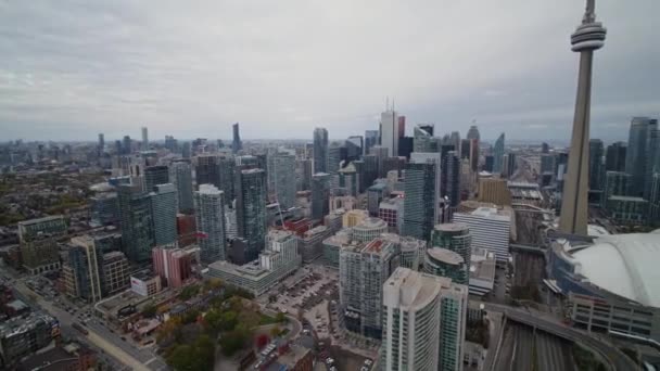 Toronto Ontario Aerial V12 Powolny Panoramiczny Widok Śródmieście Dzielnicę Rozrywkową — Wideo stockowe