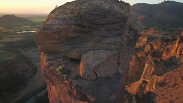 Oregon Aerial V20 Laag Vliegend Zicht Rond Monkey Face Bij — Stockvideo