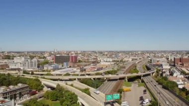 Philadelphia Pennsylvania Havacılık v36 Delaware Otoyolu 'nu takip ederek şehir merkezine doğru dönüyor - Ekim 2017